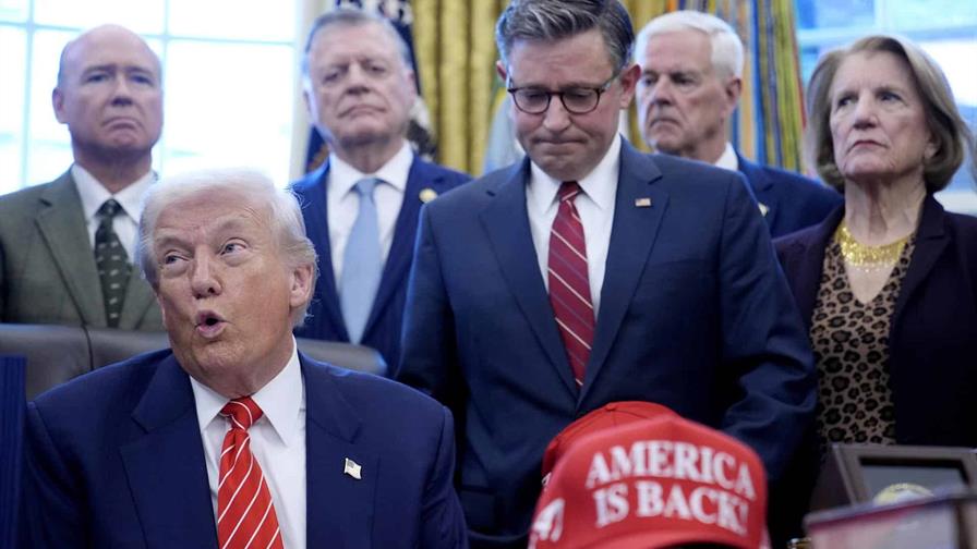 Trump firma la ley para reabrir el Gobierno de EE. UU. Trump firma la ley para reabrir el Gobierno de EE. UU.