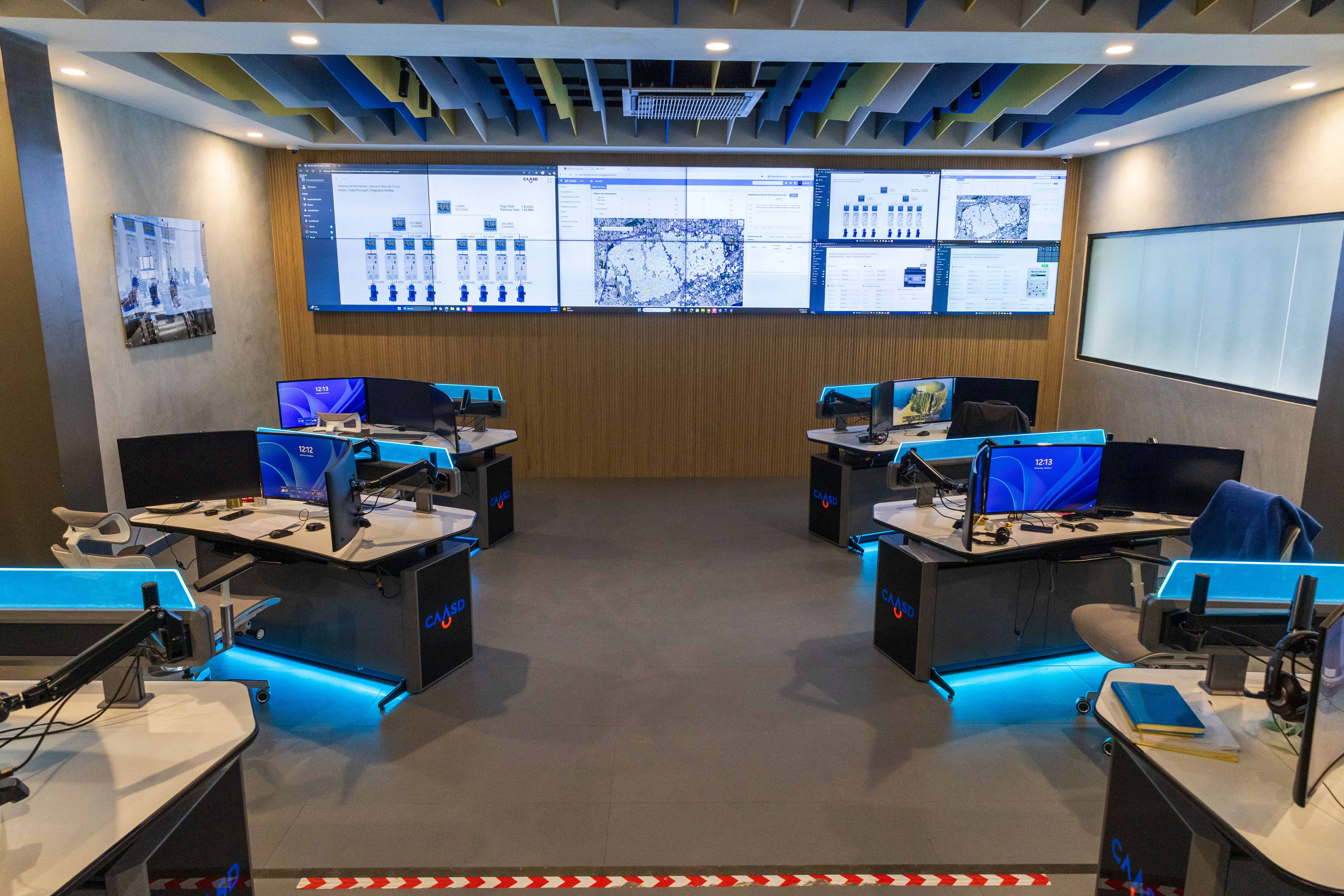 El centro de monitoreo de la Caasd. Desde ese lugar se puede suspender y restablecer el servicio por falta de pago o avería sin ir al lugar donde están los&nbsp; medidores.