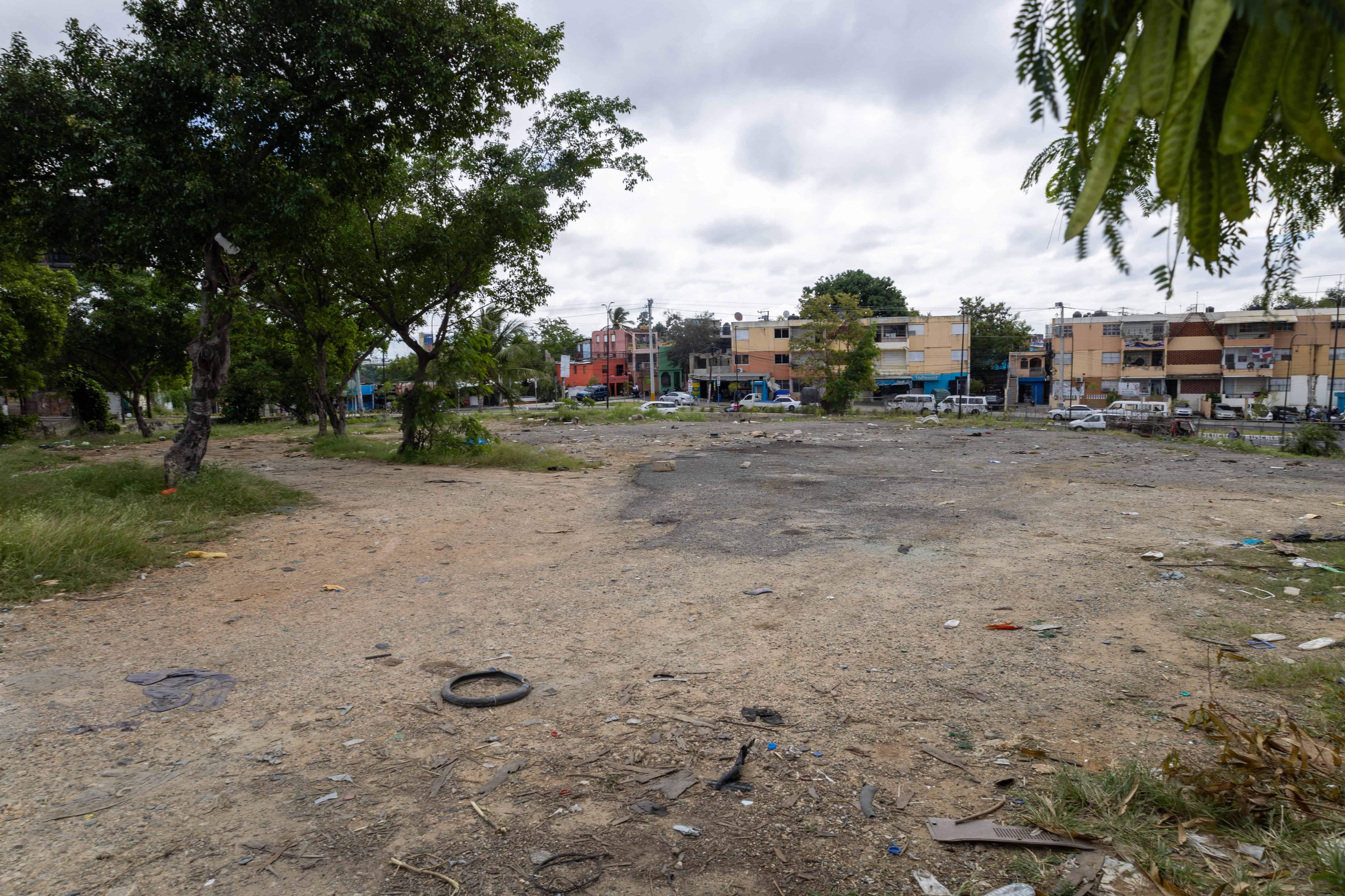 La Alcaldía retiró chatarars y camiones.
