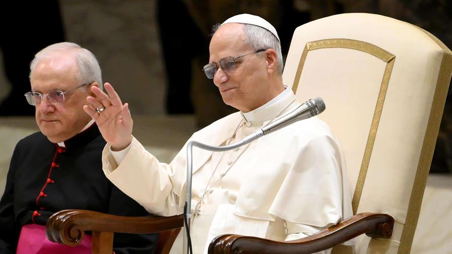 El papa urge a evitar una nueva carrera armament&iacute;stica que amenace a&uacute;n m&aacute;s la paz