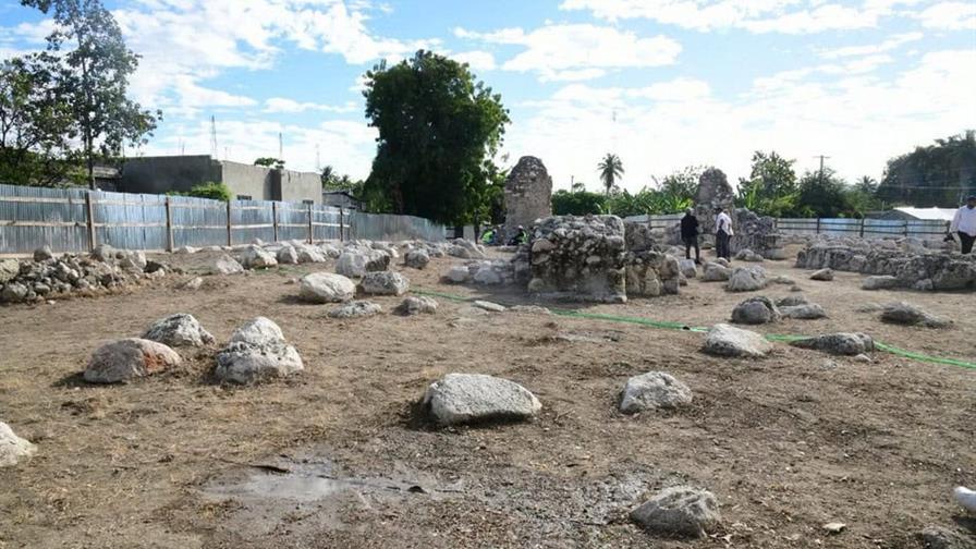 Expertos internacionales retoman excavaciones en Azua para localizar restos del cacique Enriquillo