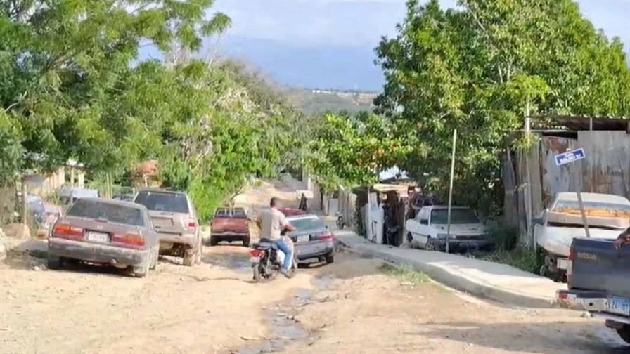 Comunitarios exigen arreglo de calles y aceras en el sector La Barranquita en Santiago