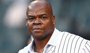 Frank Thomas critica a los White Sox por ser excluido en un post en redes