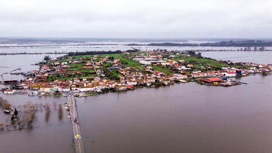 La borrasca Leonardo golpea a Portugal, Espa&ntilde;a y Marruecos, con miles de evacuados