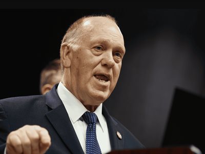 Enviado de Trump anuncia retiro de 700 agentes en Mineápolis