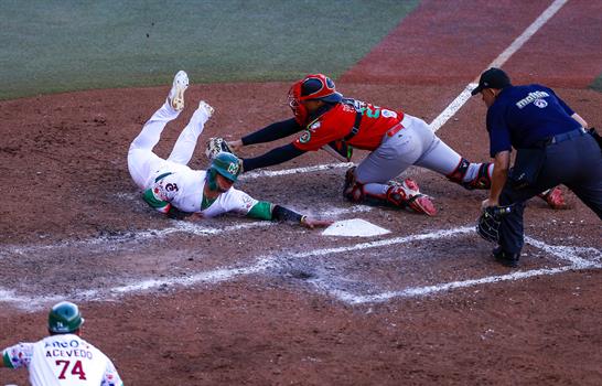 Tomateros logra su primer triunfo al vencer a Federales en duelo de pitcheo