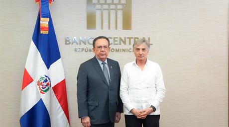 Valdez Albizu expone a embajador de la Uni&oacute;n Europea comportamiento econ&oacute;mico del pa&iacute;s