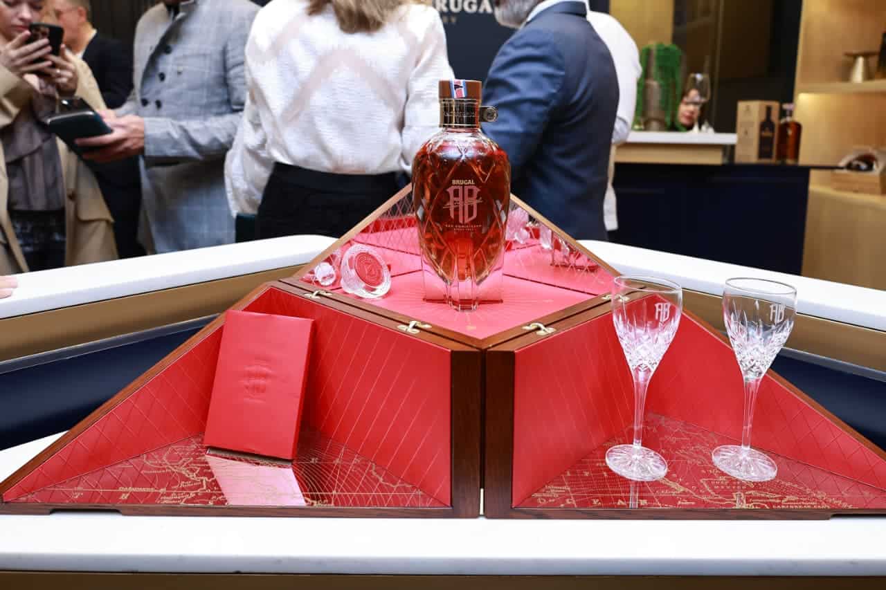 Casa Brugal Gallery re&uacute;ne obras maestras del portafolio de la empresa.