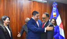 Antoliano Peralta juramenta a viceministros de Justicia y al director de Servicios Penitenciarios