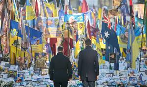 Zelenski cifra en 55,000 el n&uacute;mero oficial de soldados ucranianos muertos en esta guerra