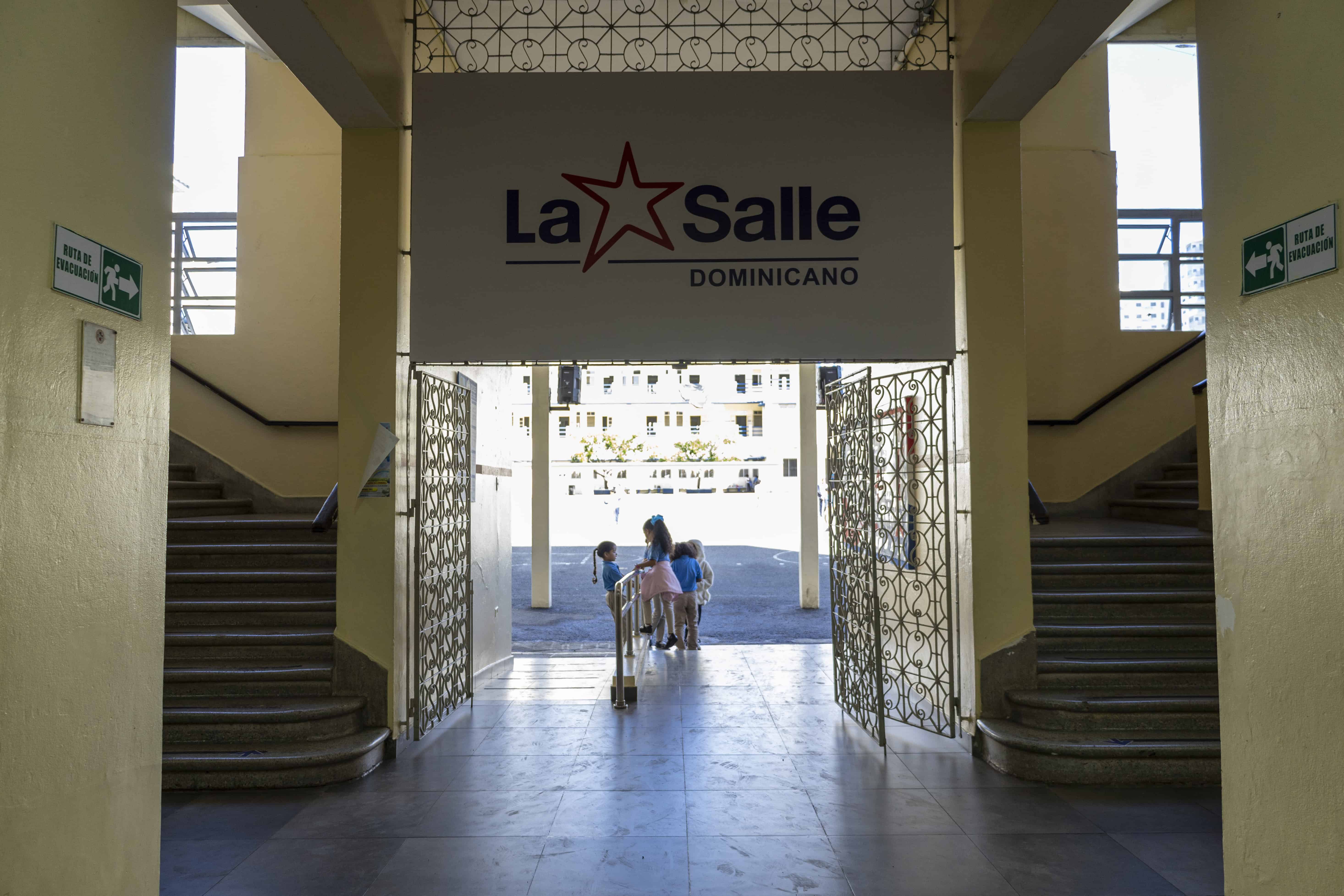 El Colegio Dominicano de La Salle tambi&eacute;n mantuvo internados en Santo Domingo y Santiago durante las d&eacute;cadas de 1950 y 1960.