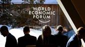 Foro de Davos investiga los v&iacute;nculos de su director ejecutivo con Epstein