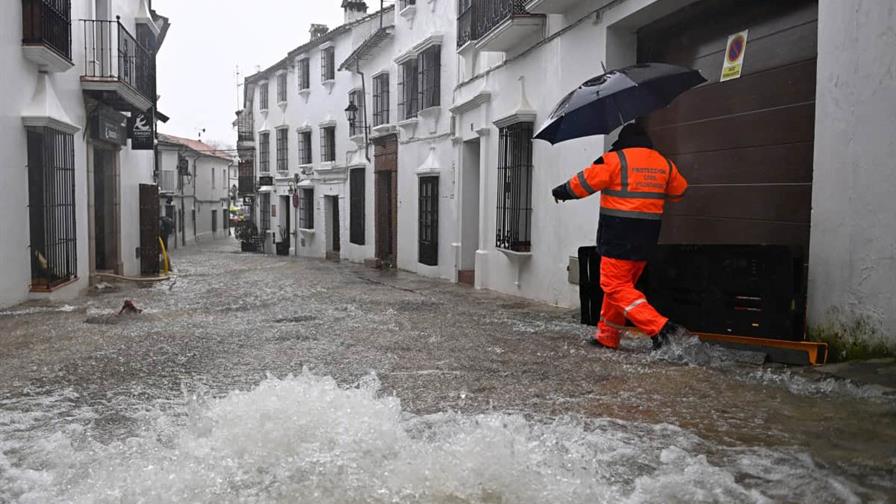 Inundaciones y evacuaciones en Espa&ntilde;a y Portugal por la borrasca Leonardo