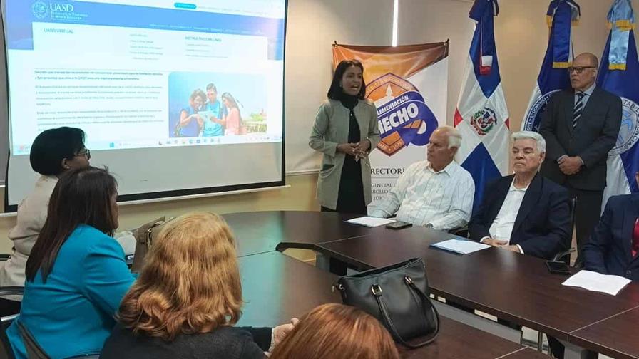 UASD presenta los primeros planes de estudio redise&ntilde;ados bajo el enfoque por competencias