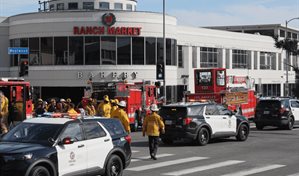 Tres muertos y seis heridos al estrellarse un coche contra un supermercado en Los &Aacute;ngeles