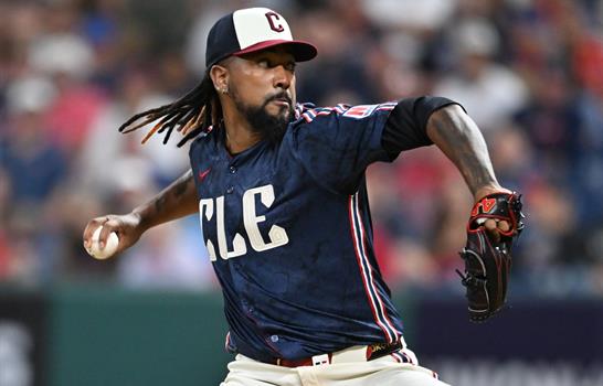 Emmanuel Clase habr&iacute;a manipulado pitcheos en 48 juegos