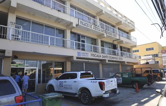 Mujer le quema las manos a su hijastra de 10 a&ntilde;os en Los Alcarrizos, seg&uacute;n la fiscal&iacute;a 