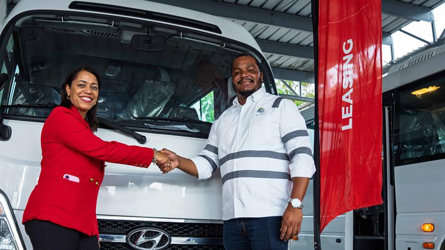 Leasing Avis y Magna entregan flota vehicular valorada en m&aacute;s de US$2 millones a Ovando Tours