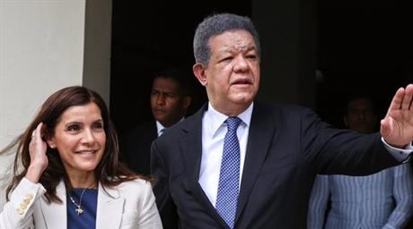 Leonel dice que habl&oacute; de seguridad y democracia durante la visita que le hizo embajadora de EE. UU.