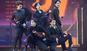 Seguidores de BTS marchan en M&eacute;xico para exigir claridad ante abusos en venta de boletos