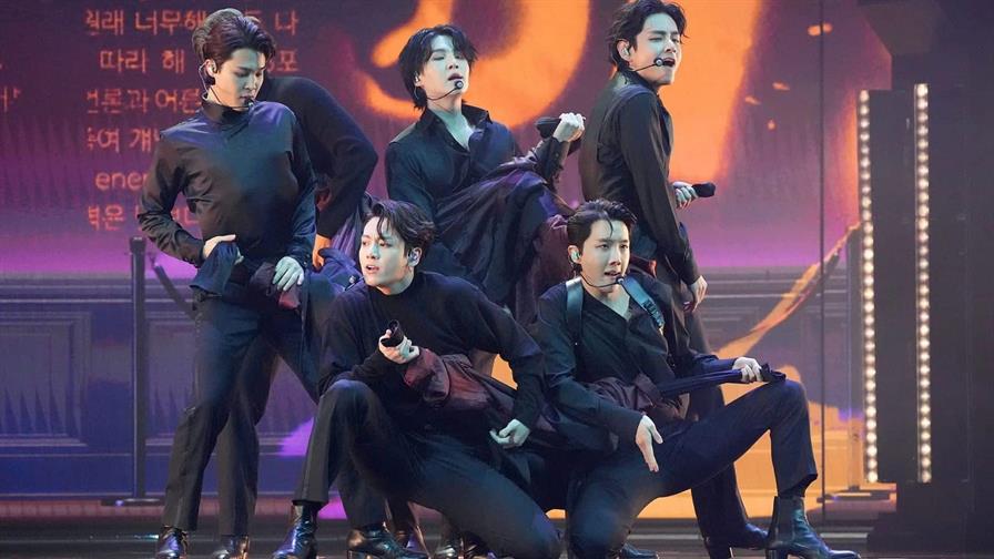 Seguidores de BTS marchan en México para exigir claridad ante abusos en venta de boletos