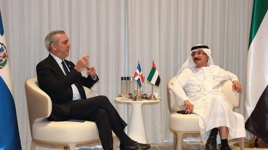 Presidente Abinader se re&uacute;ne con el l&iacute;der de DP World para consolidar a RD como centro log&iacute;stico