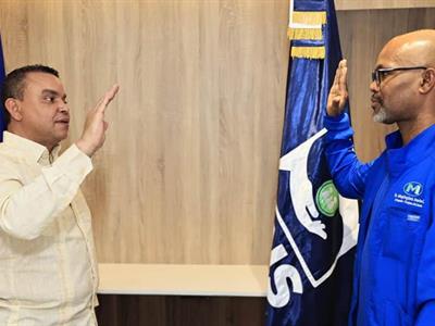 Director SNS juramenta director en el Hospital Salvador B. Gautier