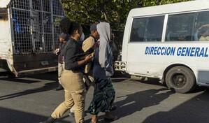 Migraci&oacute;n somete a la justicia a un hombre por interferir en operativo en Hato Mayor