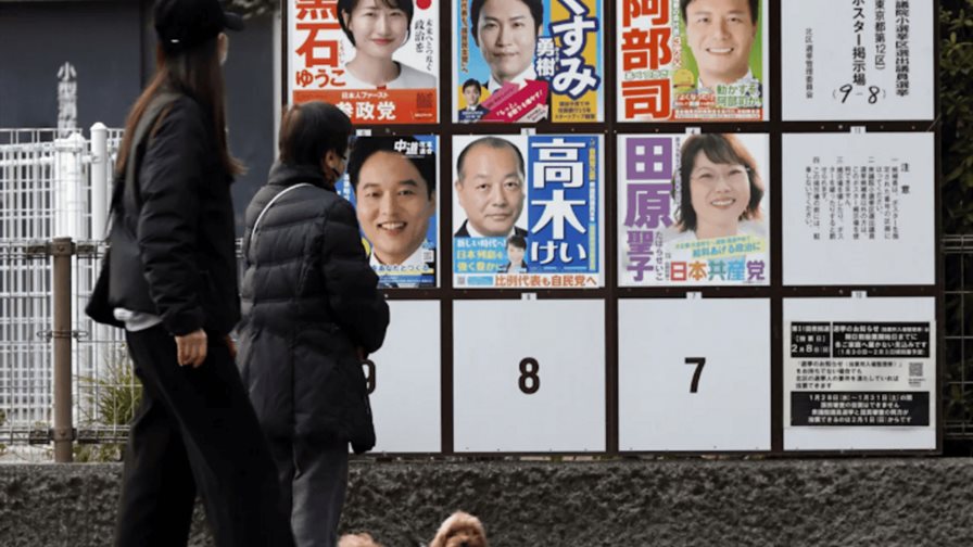 Jap&oacute;n comienza a votar en unas elecciones generales anticipadas marcadas por la nieve