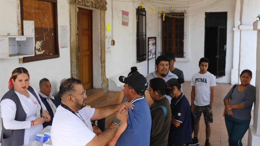 M&eacute;xico intensifica, a contrarreloj, la vacunaci&oacute;n para frenar el brote de sarampi&oacute;n