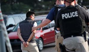 Un tribunal valida la detenci&oacute;n de migrantes indocumentados sin derecho a fianza en EE. UU.