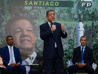 Leonel Fernández arremete contra la gestión del PRM