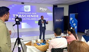 C&eacute;sar Cordero presenta su libro en Guatemala y El Salvador