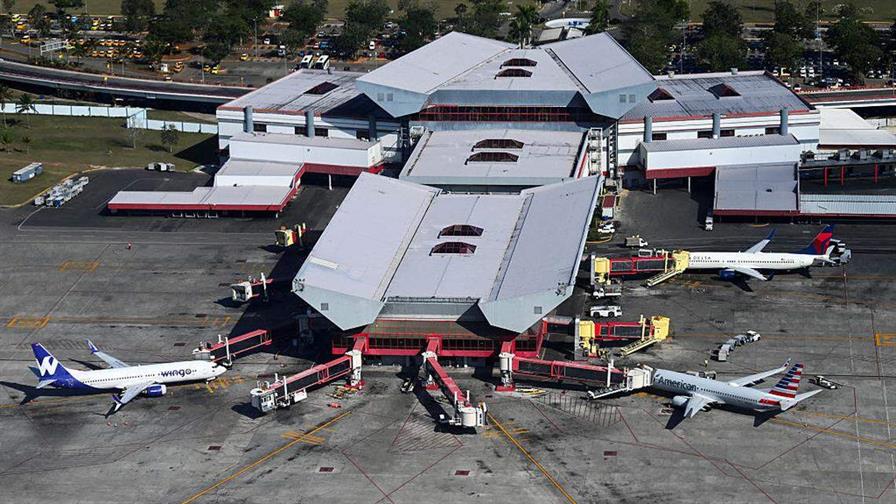 Cuba comunica a las aerol&iacute;neas que en 24 horas se queda sin combustible para aviones