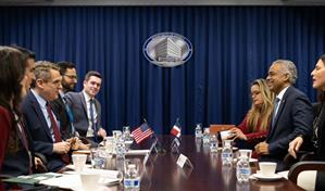 RD presenta a EE. UU. avances y cronograma de su proyecto de tierras raras en Pedernales