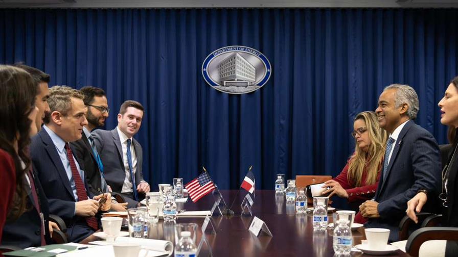 RD presenta a EE. UU. avances y cronograma de su proyecto de tierras raras en Pedernales