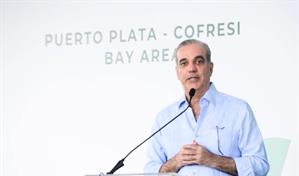 Abinader afirma el Gobierno elimina trabas y acelera la recuperaci&oacute;n del turismo en Puerto Plata