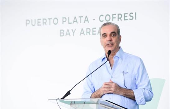 Abinader afirma el Gobierno elimina trabas y acelera la recuperaci&oacute;n del turismo en Puerto Plata