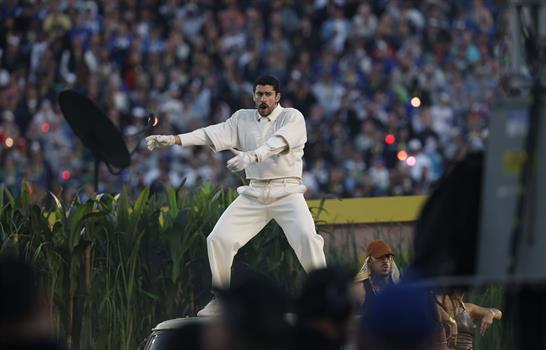 Bad Bunny monta la fiesta latina en el Super Bowl