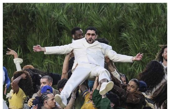 &iquest;Cu&aacute;nto cobr&oacute; Bad Bunny por el show de medio tiempo del Super Bowl 2026?