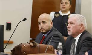 Video muestra el momento en que exsargento dominicano de NY golpe&oacute; con una neverita a otro hombre