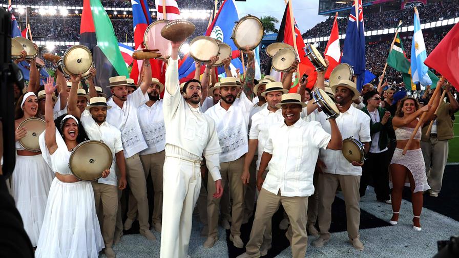 EE.UU. no es sinónimo de América, resaltan expertos que elogian el show de medio tiempo de Bud Bunny