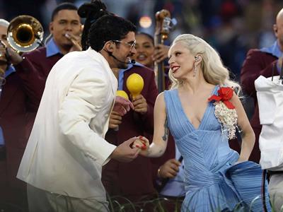 Vestido de Lady Gaga en Super Bowl fue diseñado por un dominicano