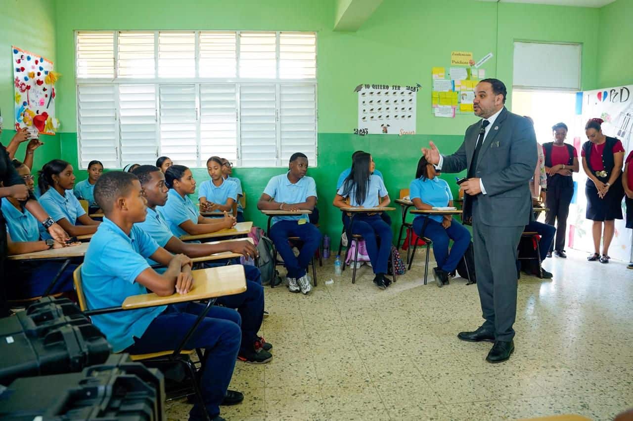 Los estudiantes asumieron roles: jueces, partes, testigos, ciudadan&iacute;a.
