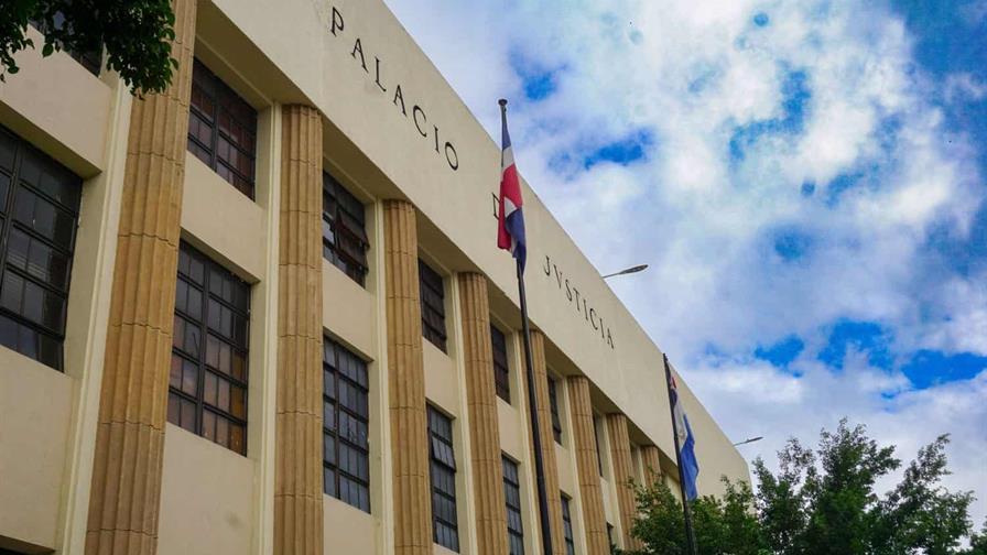 Tres condenados a 15 y 20 a&ntilde;os por matar un joven a tiros y herir a un adolescente en Villa Consuelo