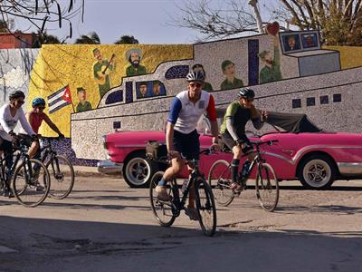 Cuba pierde el turismo canadiense por el asedio de EE. UU.