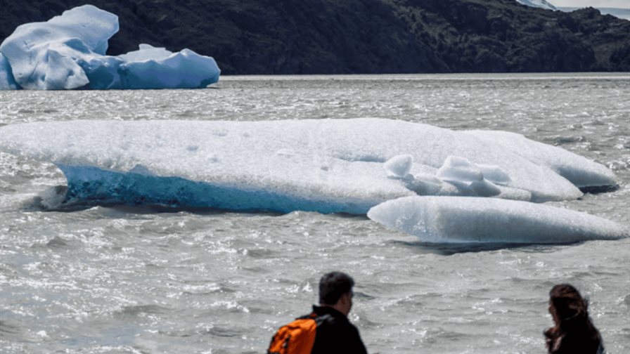 Los glaciares, a&uacute;n m&aacute;s amenazados por un turismo que precisamente teme su desaparici&oacute;n