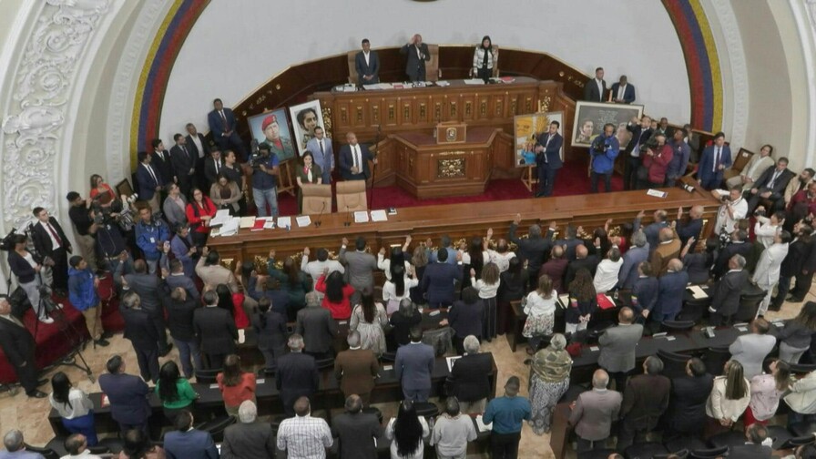 Parlamento de Venezuela discute nueva ley minera favorable a EE.UU.