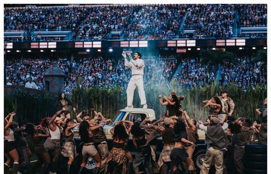 Congresistas republicanos piden multar y encerrar a Bad Bunny por el Super Bowl