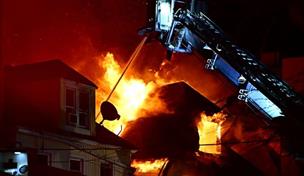 Buscan reci&eacute;n nacida desaparecida durante incendio en Queens en que muri&oacute; su madre